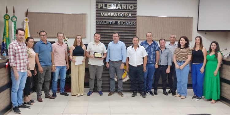 SESSÃO ORDINÁRIA: Poder Legislativo de Pinhal realiza a última sessão ordinária em 2023 com eleição da nova mesa diretora