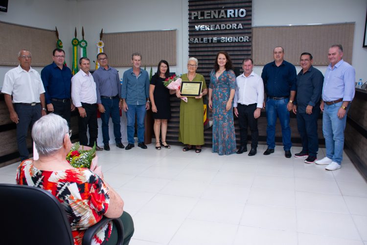 SESSÃO SOLENE: Poder Legislativo de Pinhal realiza sessão solene em homenagem as mulheres