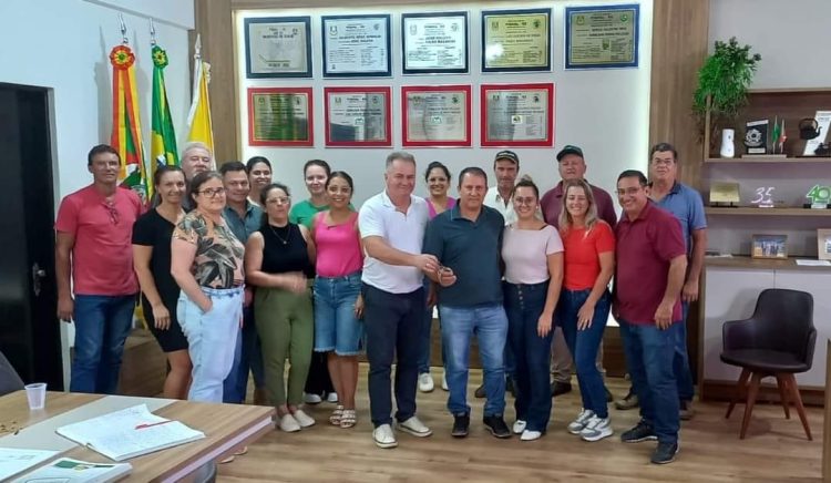 PREFEITURA: Presidente do Legislativo assume como prefeito em exercício