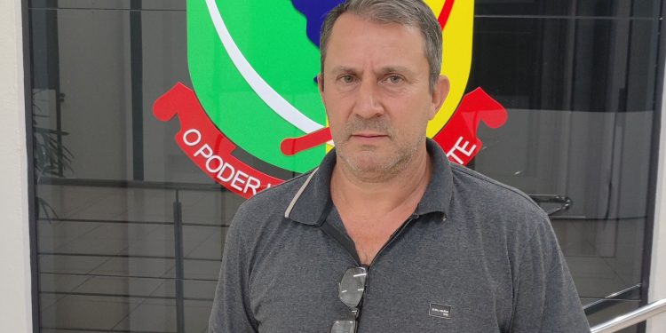 Vereador Claudinho preside o Legislativo de Pinhal em 2025