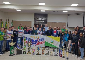 Poder Legislativo concede homenagem a desportistas e ao esporte local