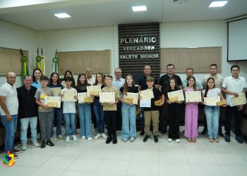 Vereadores Mirins são oficialmente diplomados e empossados em Pinhal