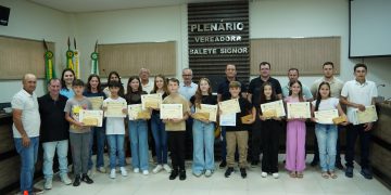 Vereadores Mirins são oficialmente diplomados e empossados em Pinhal