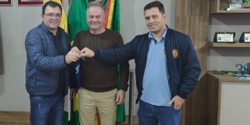 Vice-presidente do Legislativo de Pinhal assume presidência em exercício